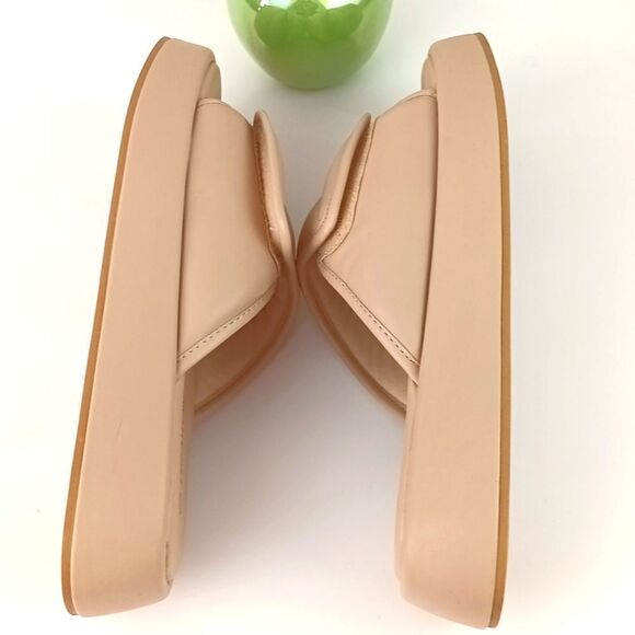 Women's beige open toe faux leather cushioned platform slip on sliders sz 9 - Picture 6 of 11